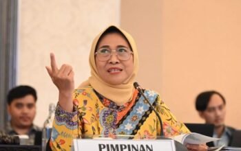 **”Komisi X DPR: Pernyataan ‘Cukup Aku yang WNI’ dari Alumni LPDP Menyebutkan Alarm Sosial”**