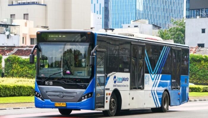 2 Bus Transjakarta Berbenturan di Koridor 13, Transjakarta Minta Maaf atas Luka Penumpang