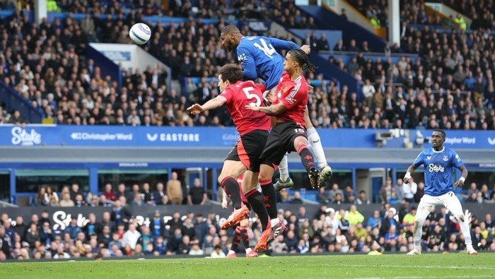 Head to Head Everton Vs MU: Pertempuran Tricky di Stadion Hill Dickinson