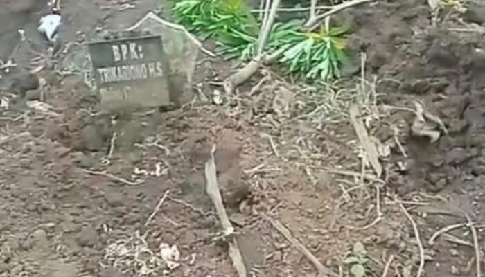 Puluhan Makam di Batu Jatim Berantakan, Juru Kunci Terlibat dalam Kontroversi