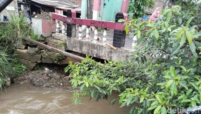 “Fondasi Jembatan di Depok Rusak, Warga Harap Segera Diperbaiki, Ancam Kebahagiaan Masyarakat”