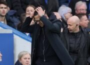 Chelsea Disebut Mundur Lima Langkah Bersama Rosenior, Krisis Tim Terjadi?