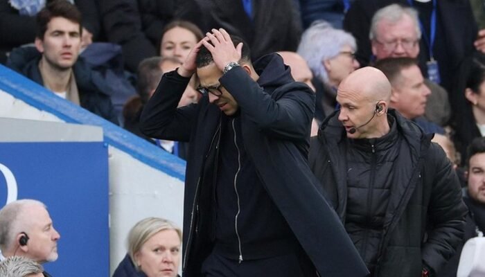 Chelsea Disebut Mundur Lima Langkah Bersama Rosenior, Krisis Tim Terjadi?