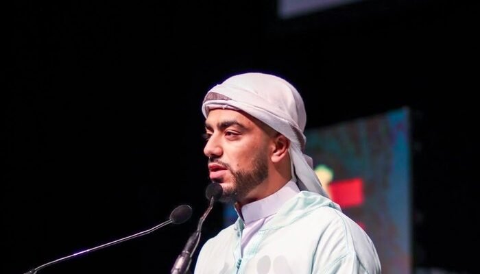 Dari Azan ke Sukses, Kisah Ibrahim Idris di Kandang Setan Merah