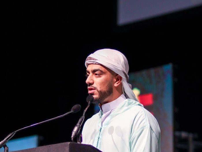 Dari Azan ke Sukses, Kisah Ibrahim Idris di Kandang Setan Merah