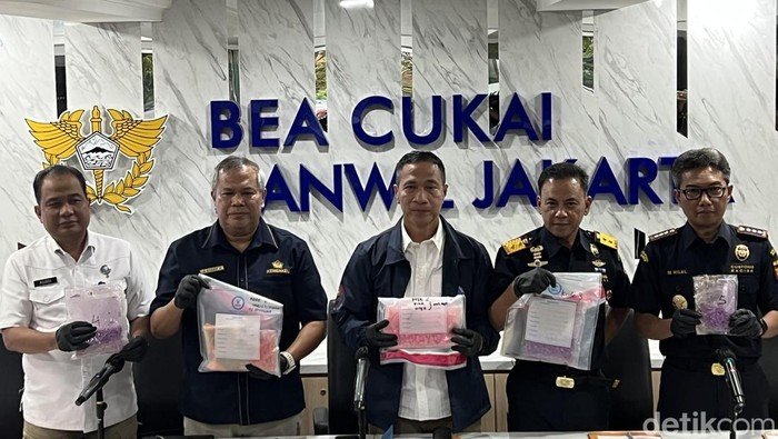 4.080 Ekstasi Ditemukan dalam Paket Gaun Pernikahan, Bea Cukai-BNN Berhasil Bongkar Penyelundupan!