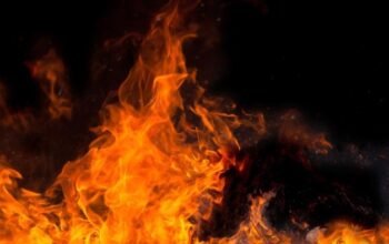 Tragedi Kebakaran Hebat di Lapak Bekas Tangerang: Pemadaman Belum Selesai