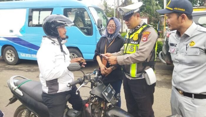“Pendapatan Pajak Minim, Samsat Pandeglang Lakukan Razia Taktis Kendaraan”