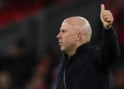 Frimpong Kembali Beraksi, Wirtz Absen: Slot yang Menentukan Nasib Liverpool!