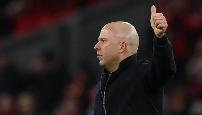 Frimpong Kembali Beraksi, Wirtz Absen: Slot yang Menentukan Nasib Liverpool!