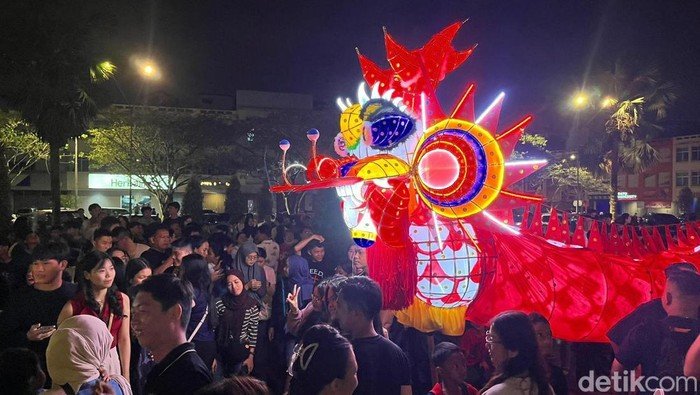 6 Kantong Parkir Jadi Solusi Parkir di Hari Raya Imlek