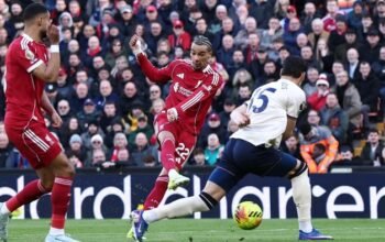 Liverpool Vs West Ham: Si Merah Unggul 1-0 di Babak I dengan Gol dari Hugo Ekitike