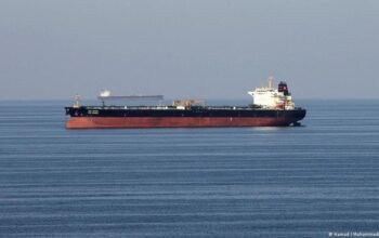 Serangan Israel dan AS, Iran Siap Tutup Selat Hormuz dalam Konfrontasi Berbahaya!