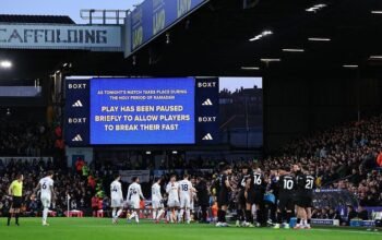 Leeds Kecewa Suporternya Soraki Momen Buka Puasa Pemain Man City – Update 2
