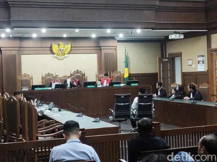 Pasal Rintangi Penyidikan, Trio Terdakwa Bebas dari Jeratan Hukum