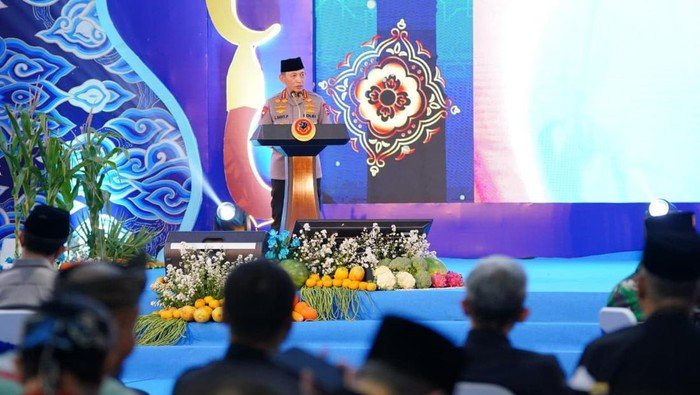 Kapolri Serukan Ulama-Umara Jabar untuk Dukung Program Pemerintah