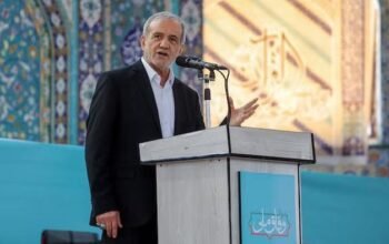 “Pesan Presiden Iran ke Negara-negara Teluk: Tegakkan Kebanggaan atau Hadapi Bencana”