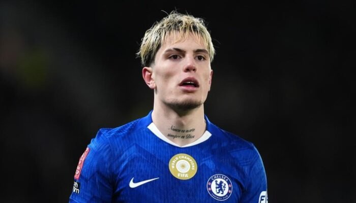 Garnacho Dicemooh Dimana-mana, Rosenior Gagal Paham: Skandal Besar Sepak Bola