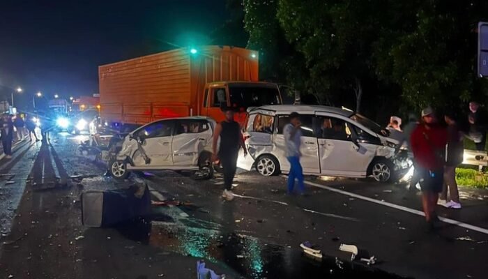 Tol Cipularang Berdarah: 10 Kendaraan Tabrakan, Lalin Macet 3 Km