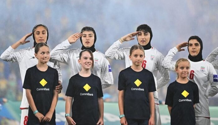 Dari Diam ke hormat, Timnas Putr Iran Meraikan Kebangsaan dalam Perhelatan Bola yang Menakjubkan!