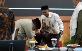 “Dari Salami hingga Cium Tangan: Prabowo dan Kiai di Bukber Istana”