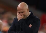 “Arne Slot Layak Dipecat danai Liverpool Gagal Lolos Liga Champions: Apakah Ini Akhir Zaman untuk The Reds?”