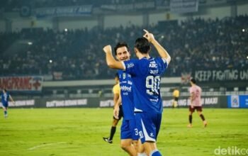Maung Bandung Gempur, Persik Kandas 0-3 di Kandang Sendiri!