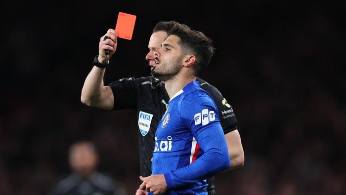 Pedro Neto Terima Hukuman Berat karena Aksi Kontroversial Lawan Arsenal