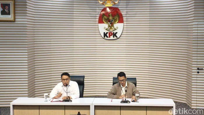 Skandal THR 2025: Bupati Cilacap Diduga Intimidasi Dinas, KPK Ungkap Kasus