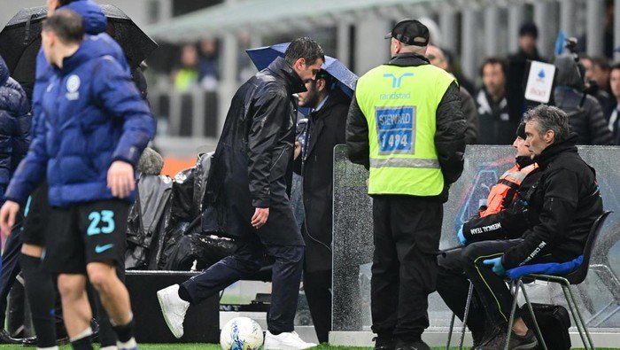 Protes Kepemimpinan Wasit, Inter Milan Terpuruk di Tengah Gontok!