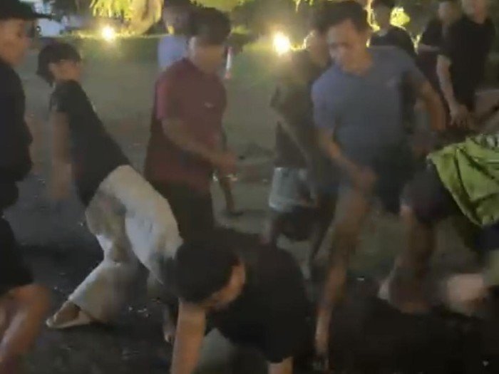 **Tragis! Petugas Satpol PP Banyuwangi Dikeroyok saat Tegur Pesta Miras**
