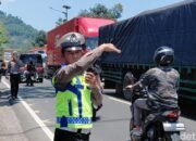 Padatnya Pemudik di jalur Limbangan Garut, One Way Solusinya