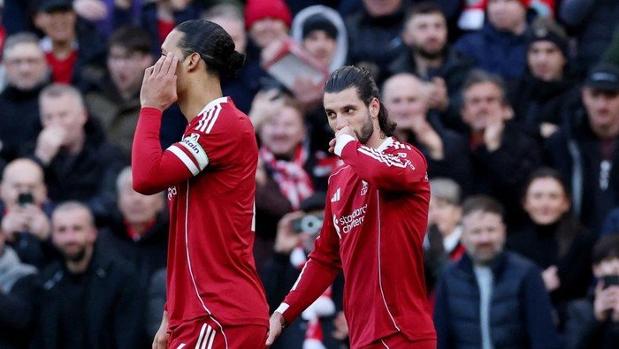 Slot Bantah Klaim Liverpool Main Sendiri-sendiri: Misteri Tak Terpecahkan di Anfield