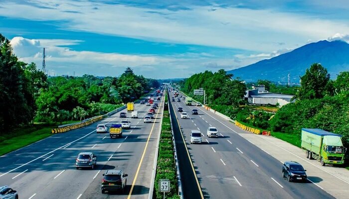 “Mudik Lebaran: 1,1 Juta Kendaraan Gugat Jakarta?”