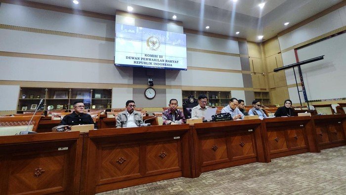 Kasus Penyiraman Air Keras Andrie Yunus: PDIP Dorong Sidang di Peradilan Umum, Apa yang Dipertaruhkan?