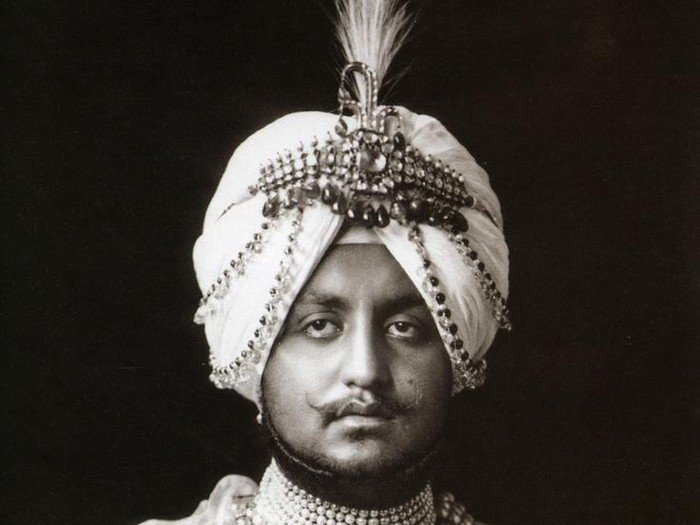 **350 Selir dan Rolls-Royce: Kisah Raja yang Mencengangkan Dunia**