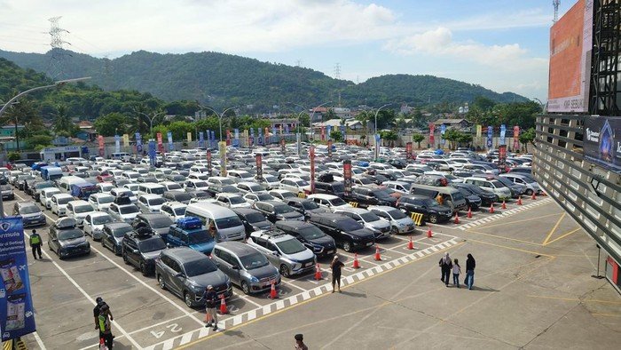 101 Ribu Kendaraan Menghijaukan Tol Merak, Tren Mudik 2026 Muncul?