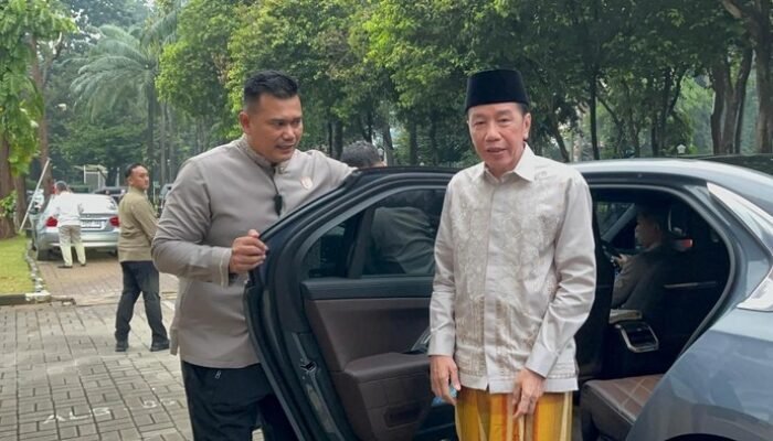 Lebaran di Jakarta: Jokowi dan Kaesang Menyelenggarakan Salat Id di Masjid Al-Bina GBK