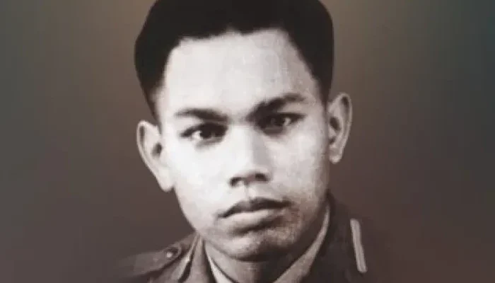 “Dari Tanah Air ke Angkasa: Ini Orang Indonesia Pertama yang Jadi Pilot Pesawat Tempur!”