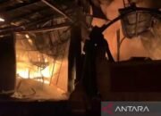 Menakutkan! Api Jelang 7 Jam di Pabrik Terpal Bogor, Tak Ada Korban Jiwa