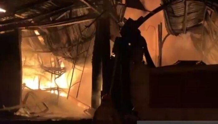 Menakutkan! Api Jelang 7 Jam di Pabrik Terpal Bogor, Tak Ada Korban Jiwa